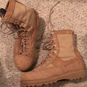Winter combat boots